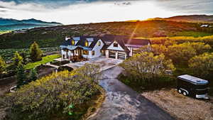 Bird's eye view with a mountain view