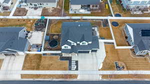 Birds eye view of property featuring a residential view