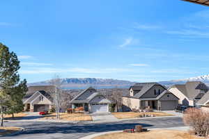 Mountain view featuring a residential view