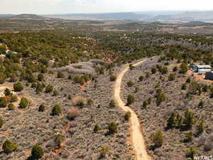 Aerial view with a mountain view