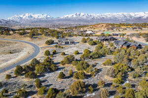 Drone / aerial view featuring a mountain view