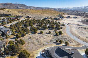 Aerial view with a mountain view