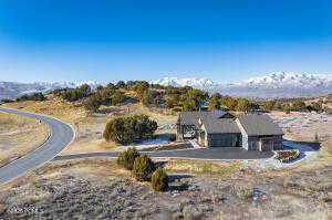 Drone / aerial view featuring a mountain view