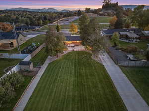 Birds eye view of property featuring a mountain view