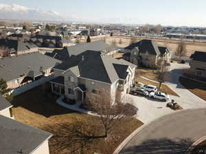 Aerial view with a residential view and a mountain view