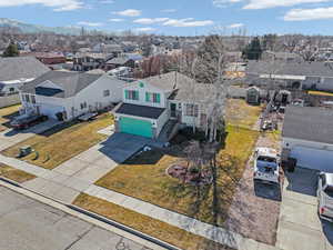 Birds eye view of property featuring a residential view