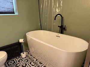 Sooaking tub and shower