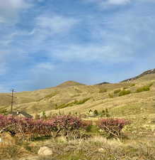 View of mountain feature