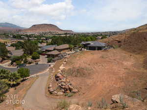 Aerial view with a mountain view