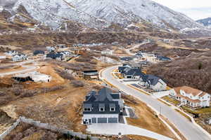 Bird's eye view with a residential view and a mountain view