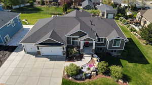 Birds eye view of property featuring a residential view