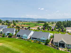 Bird's eye view with a residential view and a mountain view