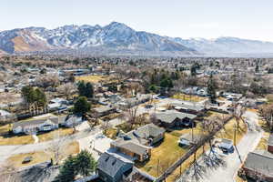 Aerial view featuring a residential view and a mountain view