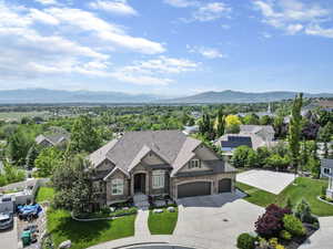 Drone / aerial view featuring a mountain view