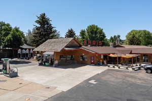 View of home's community