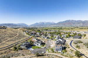 Bird's eye view featuring a residential view and a mountain view