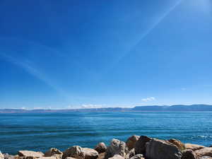 View of water feature featuring a mountain view
