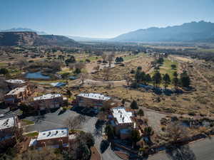 Aerial view with a mountain view