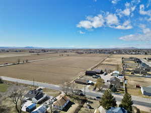 Drone / aerial view featuring a mountain view