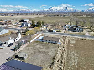 Bird's eye view featuring a residential view and a mountain view