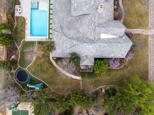 Birds eye view of property