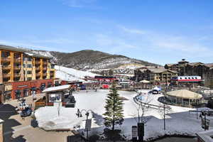 View of property's community with a mountain view