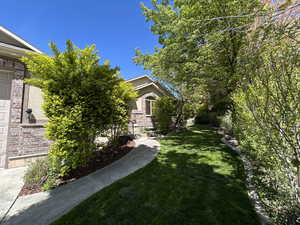 Photo 2 of 9575  AZTEC DR
