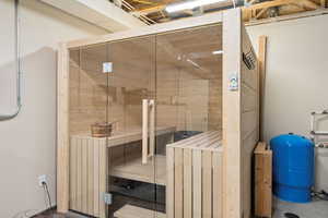 6 person Sauna