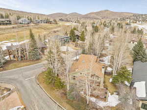 Bird's eye view with a mountain view