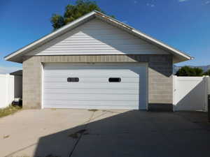 Detached garage with fence