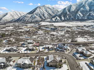 View of mountain feature featuring a residential view