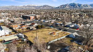 Bird's eye view featuring a residential view and a mountain view