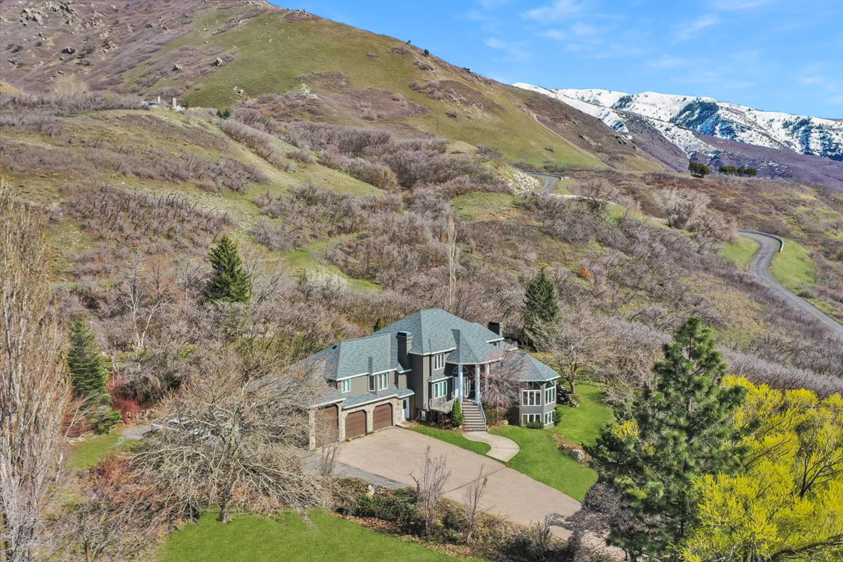 6464  BYBEE DR Ogden UT 84403