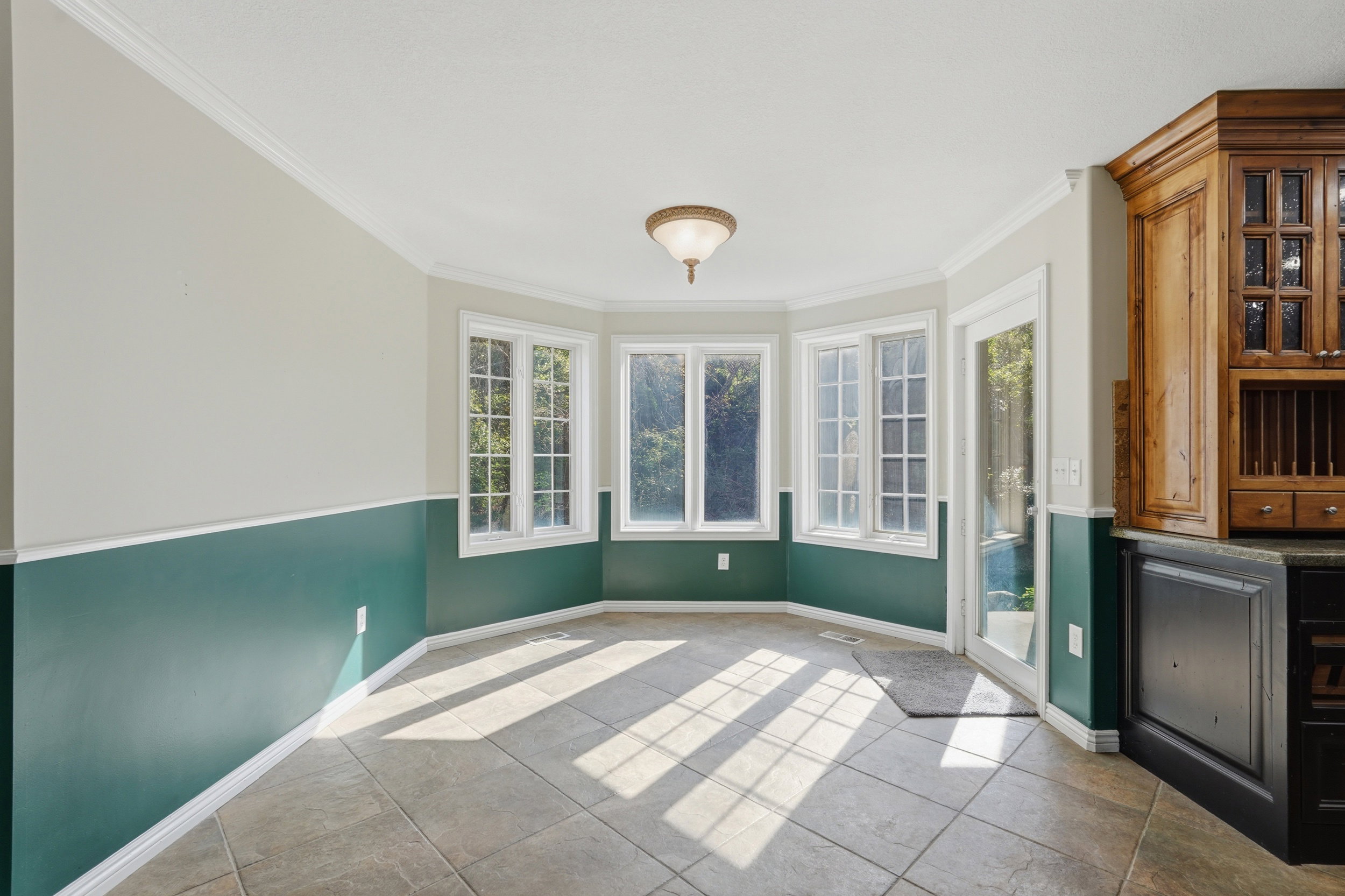 Semi-formal dining area