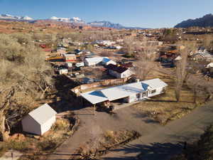 Bird's eye view with a mountain view