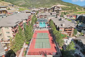 Birds eye view of property featuring a mountain view