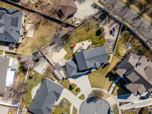 Birds eye view of property featuring a residential view