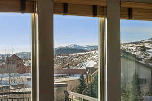 Room details featuring a mountain view