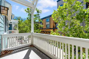 Balcony featuring a mountain view