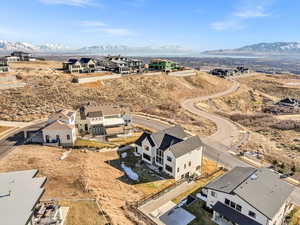 Bird's eye view featuring a residential view and a mountain view
