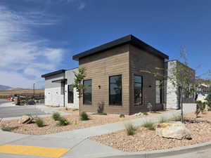 Brand new clubhouse with exercise room, kitchen and pool.