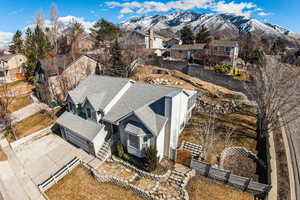 Bird's eye view with a residential view and a mountain view