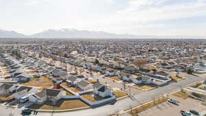 Bird's eye view featuring a residential view and a mountain view