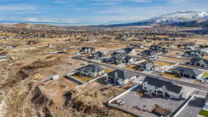 Bird's eye view featuring a mountain view and a residential view