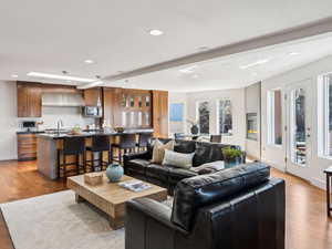 Open floorplan -- fills with natural light from the southern exposure