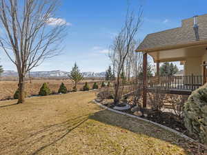 View of yard featuring a mountain view