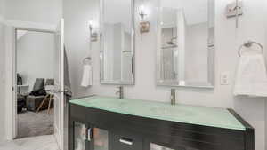 Master Bath w/ Double Vanity