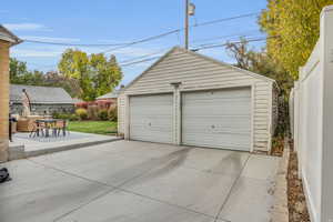 Detached garage with fence