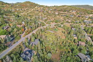 Aerial view with a mountain view