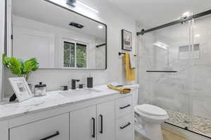 Primary En-suite 3/4 bathroom.